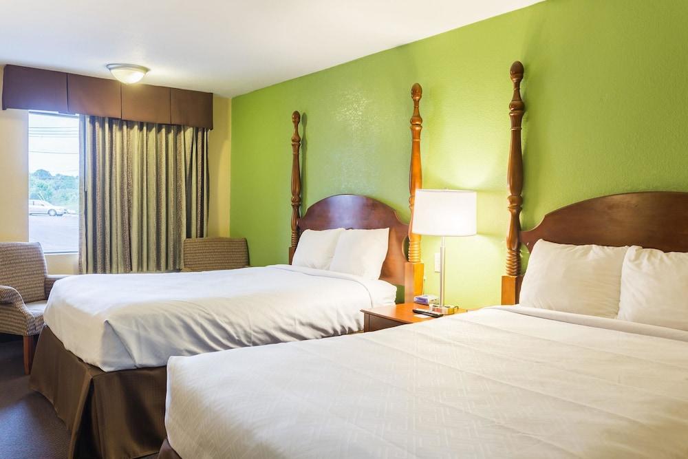 Econo Lodge White Pine Morristown I-81 & I-40 Split Εξωτερικό φωτογραφία