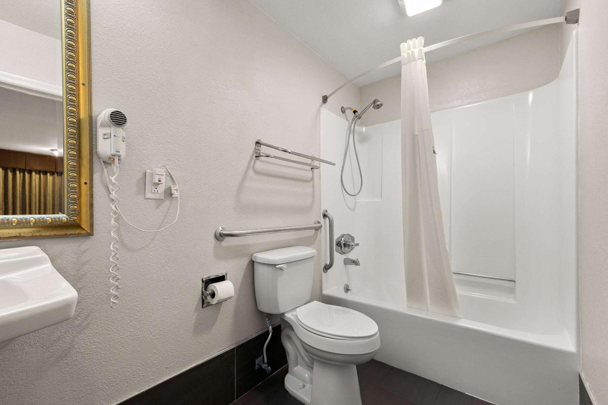 Econo Lodge White Pine Morristown I-81 & I-40 Split Εξωτερικό φωτογραφία